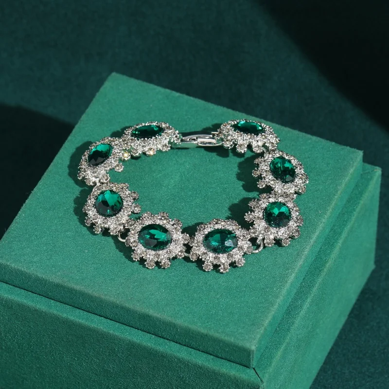 Vintage Oval Crystal Green Bracelets Charm Silver Color 2026 Rhinestone Classic Elegant Wrist Accessories New Jewelry Girlfriend
