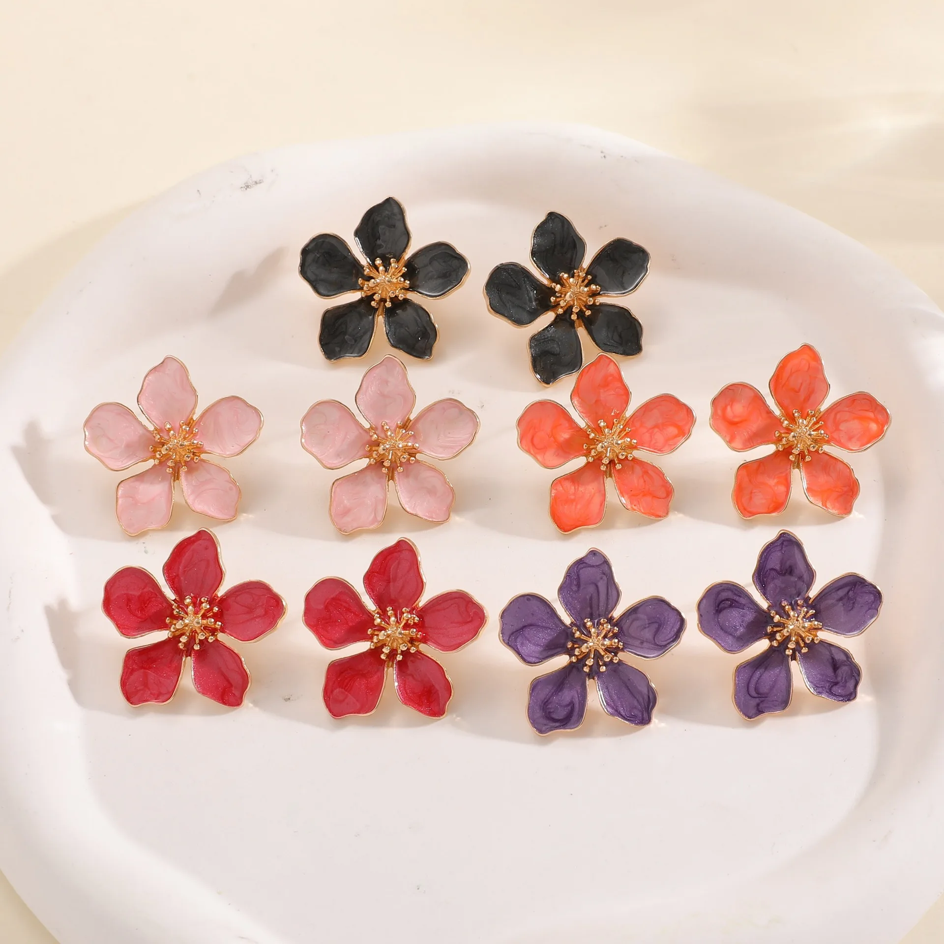 Oil painting style heart-shaped flower pearl earrings, fashionable temperament drip oil earrings, sweet and fresh earrings