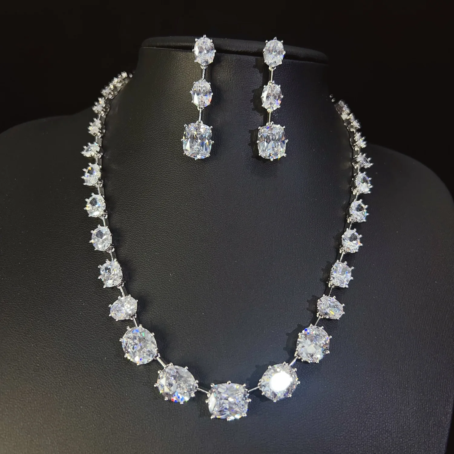 Popular European and American style simple sliver color necklace and earring set suitable for women's wedding jewelry M-1138
