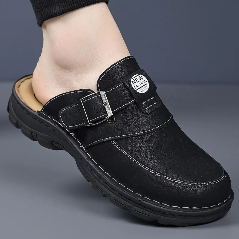 Atmungsaktive, perforierte Clog-Sandalen für Herren mit verstellbarem Schnallenriemen, leichter, bequemer Slip-On-Schuh für Freizeitkleidung und den Innenbereich. – Detail 3