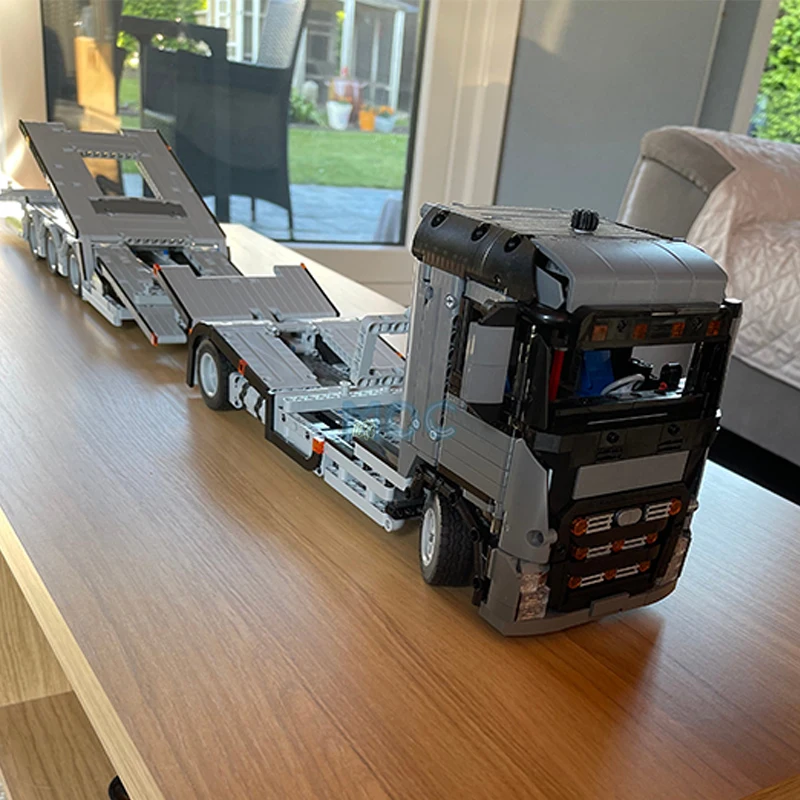 Truck Transporter Lengthened Trailer Car Loading Model MOC Building Blocks DIY Assemble Bricks Toys Collection Gifts 1389PCS