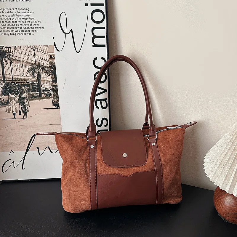 2025 Autumn and Winter casual and niche women's bags shoulder bag fashionable individual and simple underarm bag