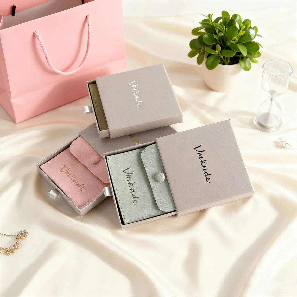 

Custom 7x9x2.5cm Grey Elegant Slider Paper Jewelry Gift Box Necklace Rings Earrings Packaging Snap Button Microfiber Pouch Bag