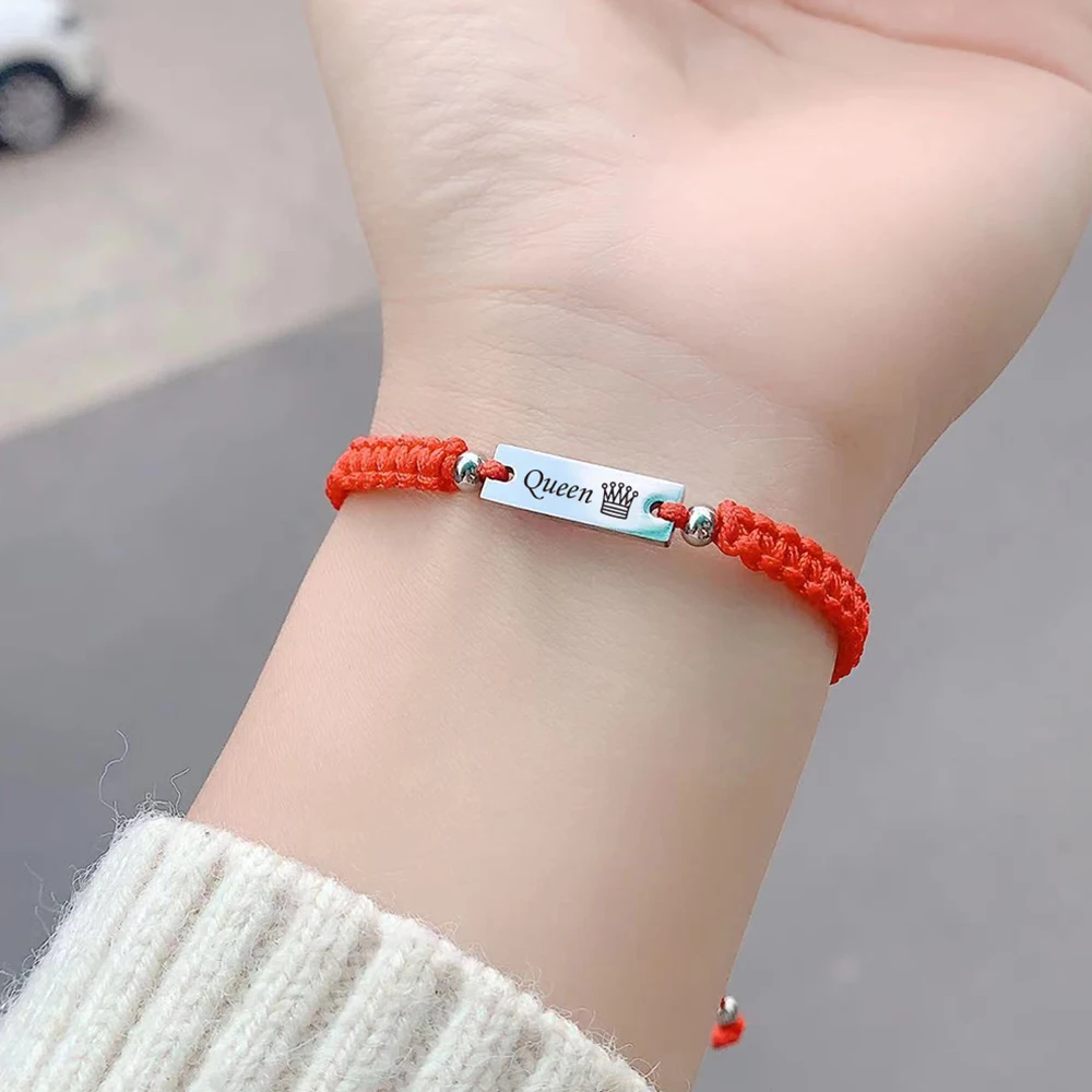2pcs Stainless Steel Nameplate Couple Woven Bracelet KING QUEEN Red Rope Lucky Hand Rope Jewelry Gift for Men and Women
