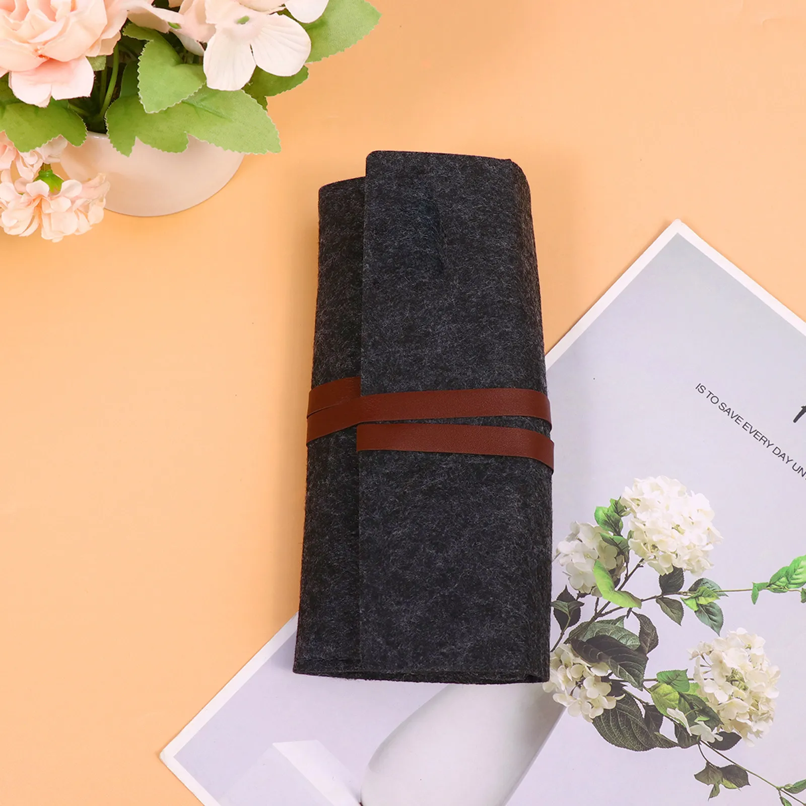 14Pcs Scratching Drawing Pen Set with Bamboo Stick Scraper Brush for Scratchboard Art Making Fine Detail Strokes Clean Surface