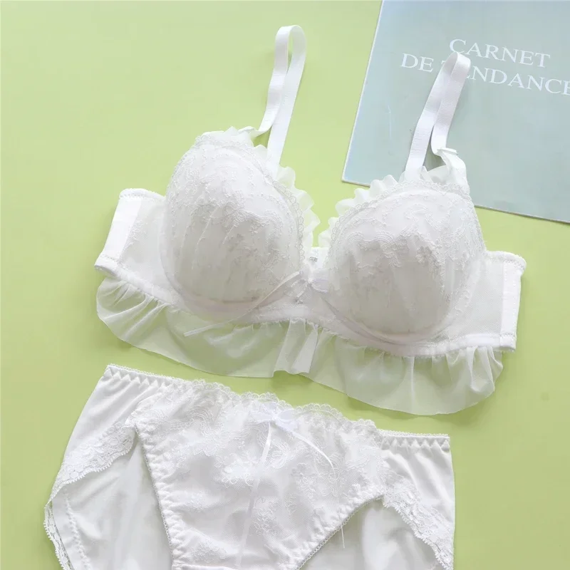 Sweet White Lingerie Bralette, Water-Soluble Embroidery Film Cup, No Steel Ring, Fresh & Girly Cute Gather Underwire