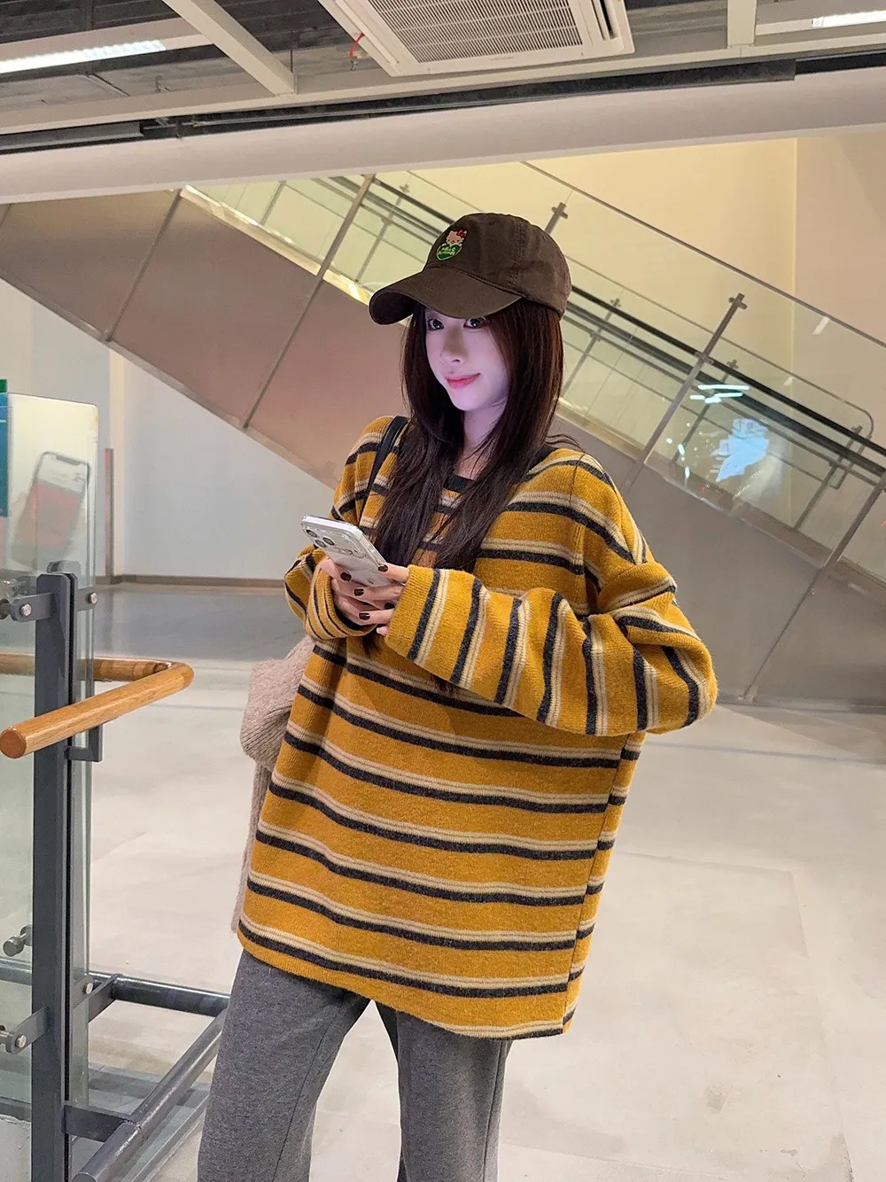 

Осенне-зимний новый толстый теплый свободный вязаный полосатый свитер с длинными рукавами и ленивым ветром