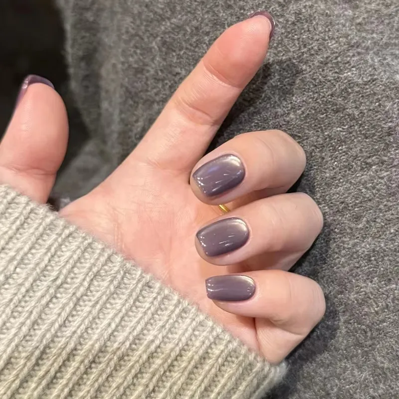 Stampa viola chiaro sulle unghie Unghie finte adesive quadrate corte Tinta unita Punte per unghie finte riutilizzabili per le donne Manicure fai da te 24 pezzi