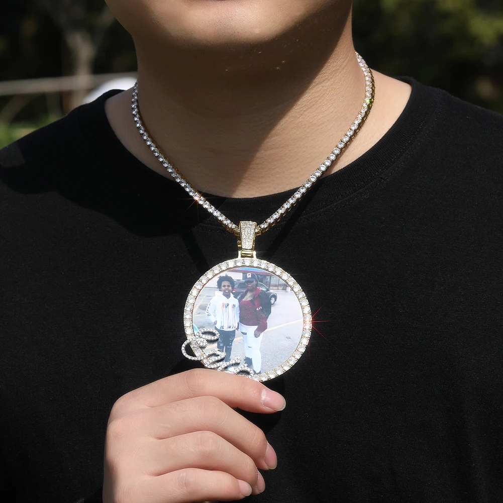 THE BLING KING Men\'s Large Custom Name Round Photo Pendant Necklace Cursive Letters 6.8cm Circle DIY Photo Memory Jewelry Gift