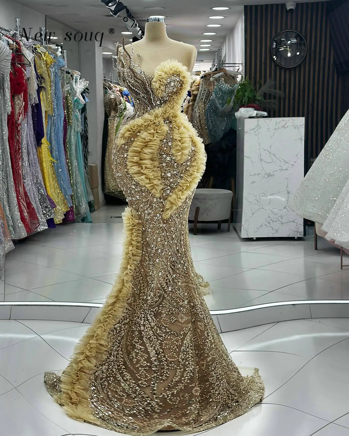 Gold Sparkle Ruffles Long Evening Dresses Arabic Pearls Beaded Sleeveless Formal Women\'s Wedding Events Birthday Party Gowns