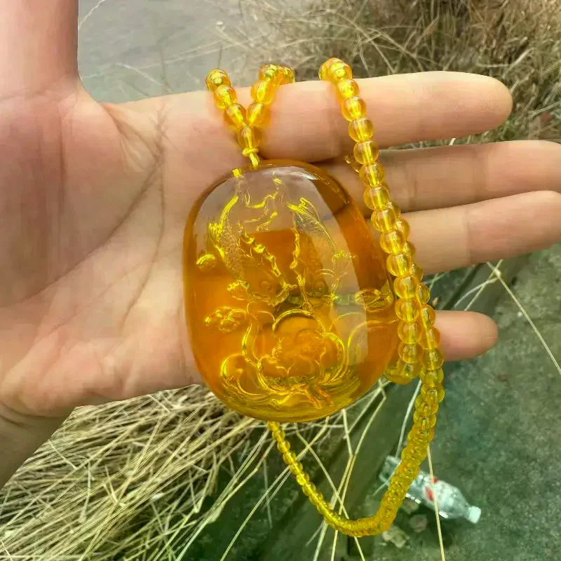 Inner Carved Heart Sutra Thousand Hand Guanyin Golden Amber Intaglio Pendant Necklace Fashion Jewelry Mother's Day Gift