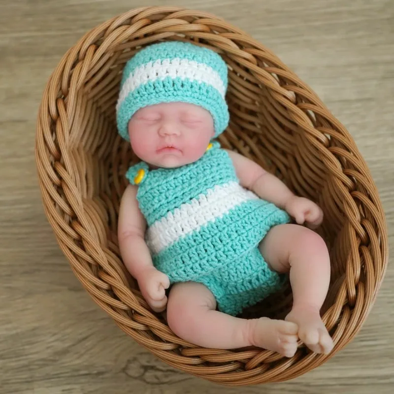 دمى أطفال من السيليكون لكامل الجسم مقاس 7 بوصات - لعبة مريحة مضادة للإجهاد للأولاد والبنات للنوم نابضة بالحياة للأطفال