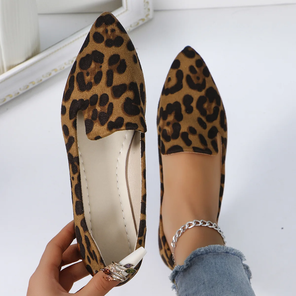 

New-style large-size leopard-print low-cut suede casual slip-on shoes with pointed toes and flat heels for 2025.