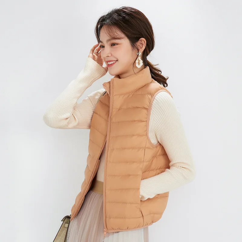 Women Spring Vest Jackets 2023 New Female Sleeveless Puffer Coat 90% White Duck Down Lightweight Packable Fashion Short Parka