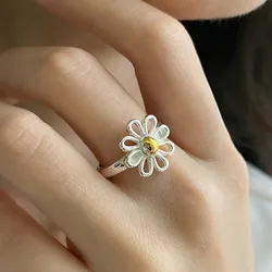 Anelli margherita scavati dolci Color argento per le donne regali di gioielli per feste con anello regolabile con dichiarazione di fiori di moda