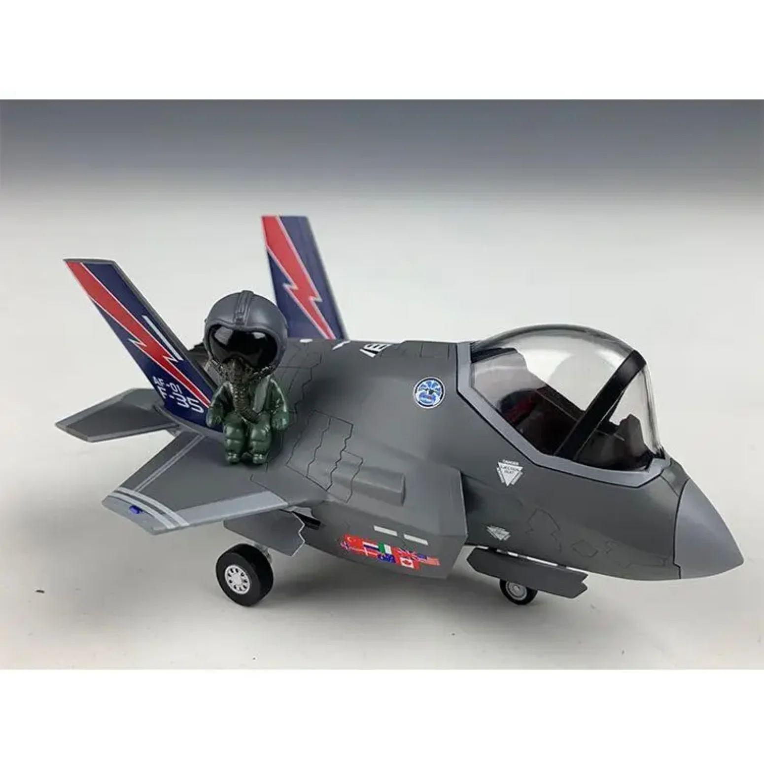 Комплект масштабной модели самолета для сборки GQ-001 F-35A USAF/RAAF, милый подарок Q Verison PilotBy Great Wall Hobby