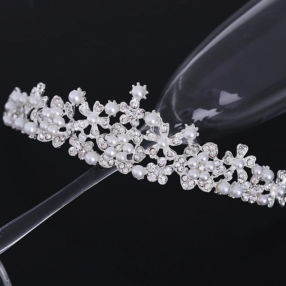 

Crystal Rhinestone Headband Bridal Tiara 4cm Height 21 5cm Circumference Wedding Prom Bridal Crown Tiara Hair Accessory