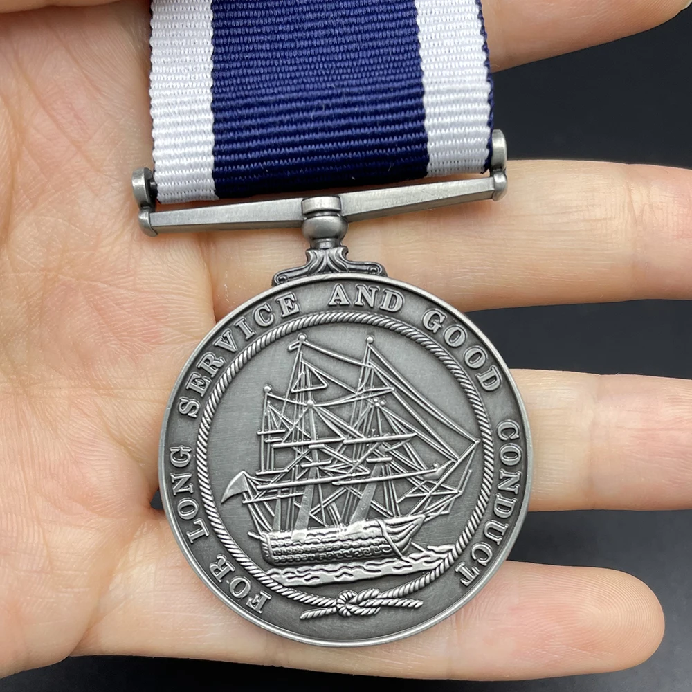 Elizabeth II Commemorative Medal British Badge Brooch Navy For Long Service and Good Conduct Home Decoration Reproduction