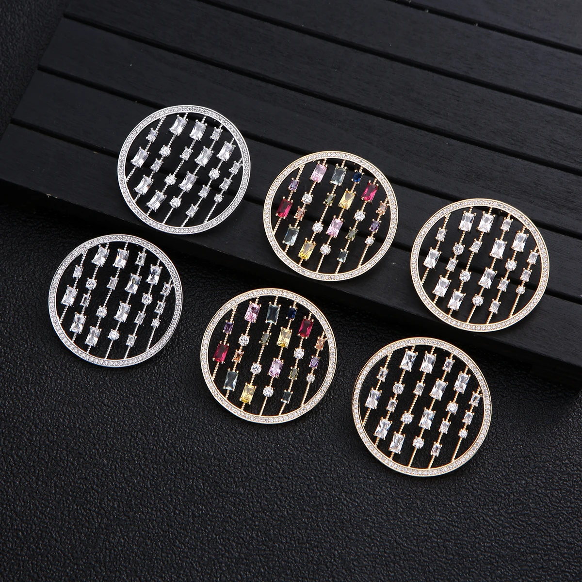 

Luxury hollow geometric women's cubic zirconia Dubai Indian earrings Bohemian wedding banquet party earrings E9497