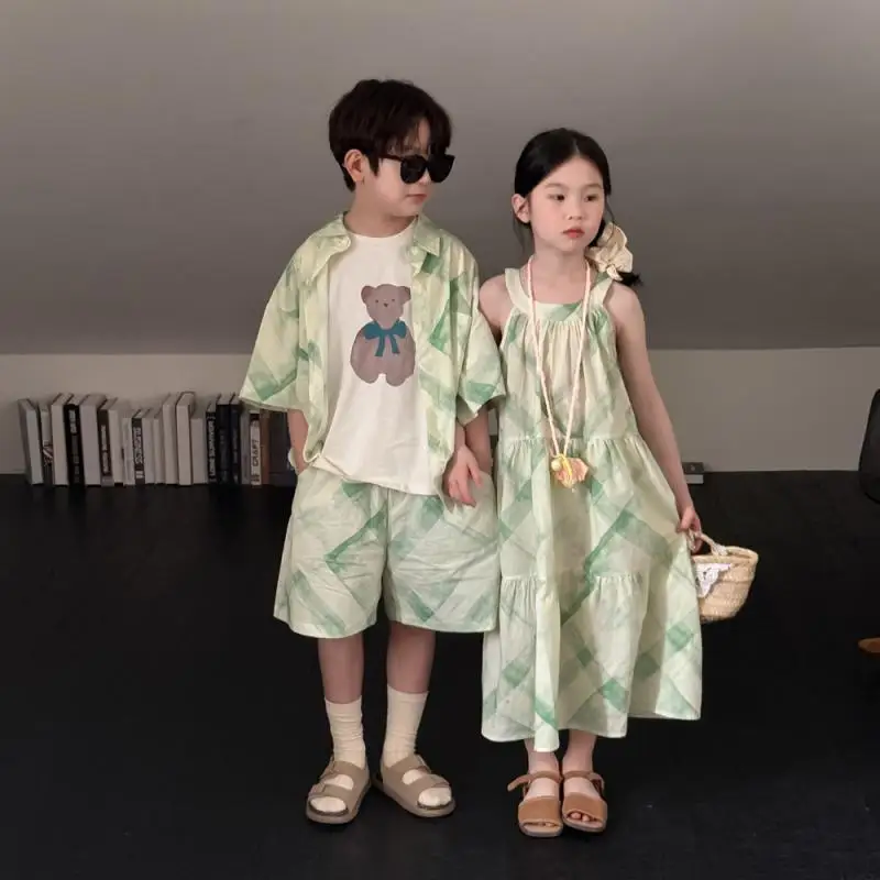 

Новый летний комплект для детей: клетчатый комплект для братьев и сестер, праздничное платье-халтер из двух частей, одинаковые платья для брата и сестры.