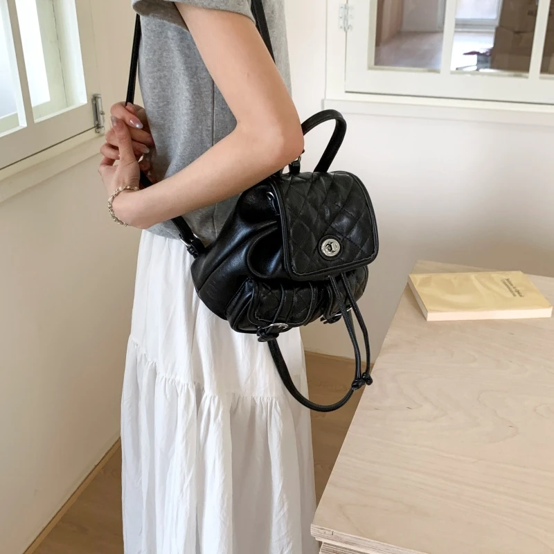 

Minimalist Stylish Clutch Mini Bag for Women with Vintage Design Business Leisure Use and Simple Charm