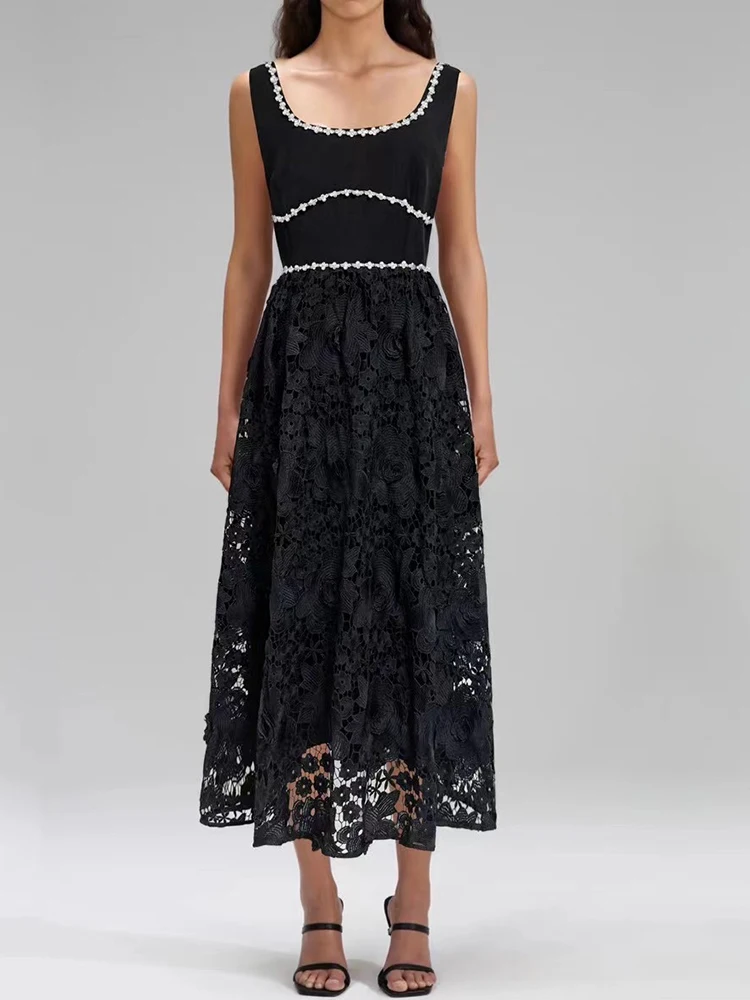 

Ms. Xia's new round neck rhinestone sling dress is spliced with lace water-soluble flowers and hollowed out with a high waist dr