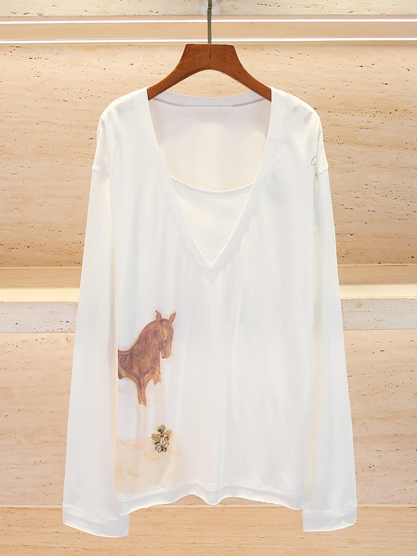 

High-End Women's V-Neck Cartoon Print T-Shirt Fake Two-Piece Top Comfortable Breathable Summer Spring Casual Fashion Ladies