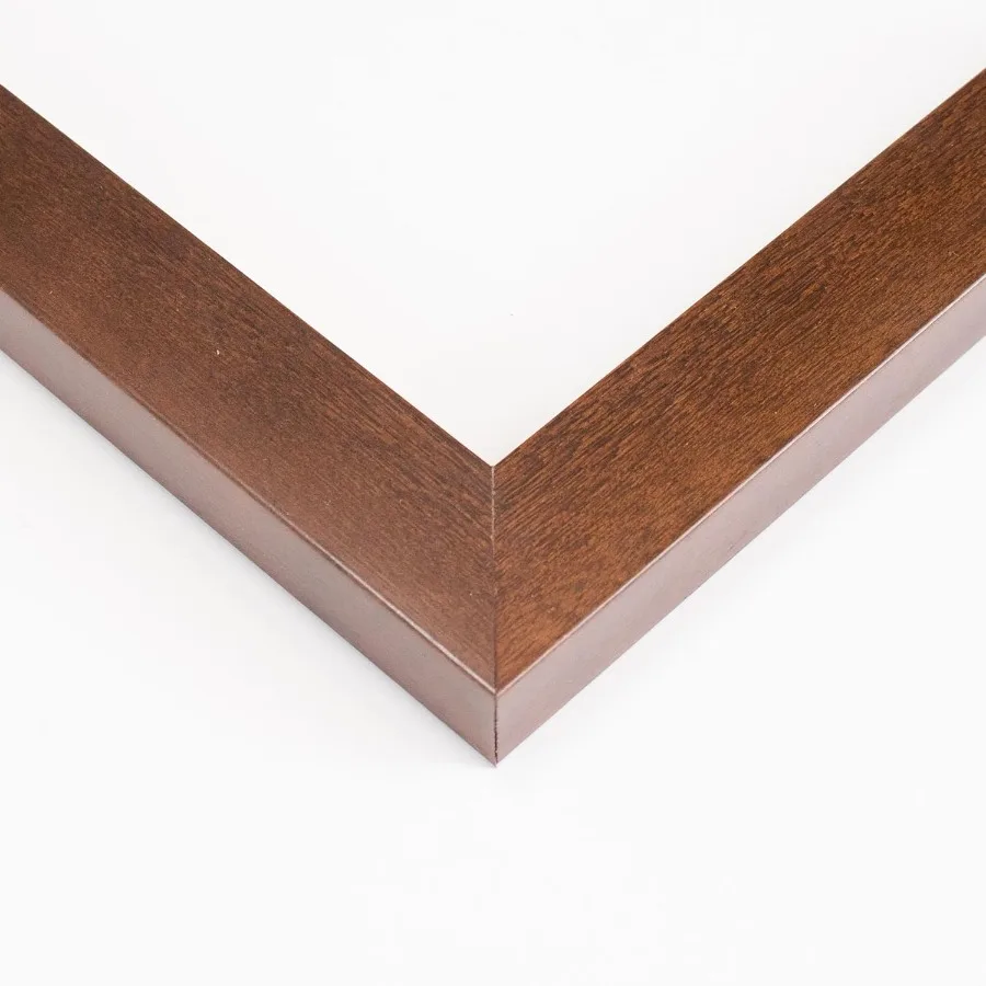 إطار صورة من الخشب الصلب مقاس 19 × 19 بوصة بلمسة نهائية من خشب الجوز البني مع عرض قولبة 1.25 بوصة يتميز بشاشة أكريليك واقية من الأشعة فوق البنفسجية