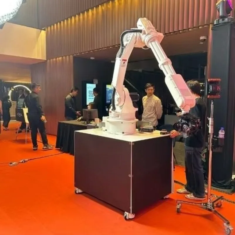 Customized Party Wedding Robotic Arm Photo Booth Fully Automated Selfie Camera Machine For Hotel Lobby Activity Shooting