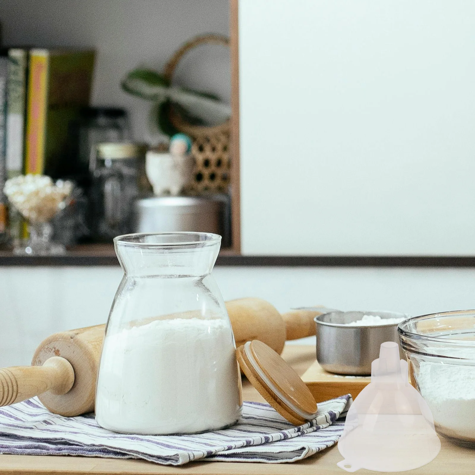 

Multi-Use Kitchen Funnel Wide Mouth Liquid Transfer Device for Oil Wine Soy Sauce Powder Spices Funnels for Filling Bottles