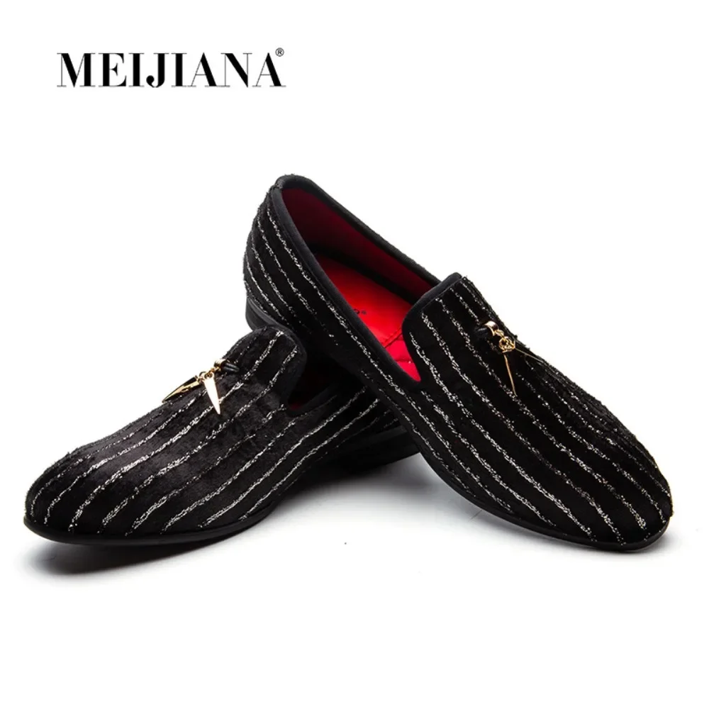 

Men Loafers Shoes Casual Moccasins Light Soft Young Man Flat Dress Shoes Breathable Lazy Shoes Fashion Bling Men's Party Shoe