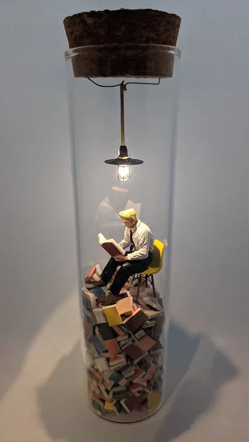 ‌Test Tube Perspective Drawing – Books Reader Figure, Home Garden Decoration, Unique Ornament