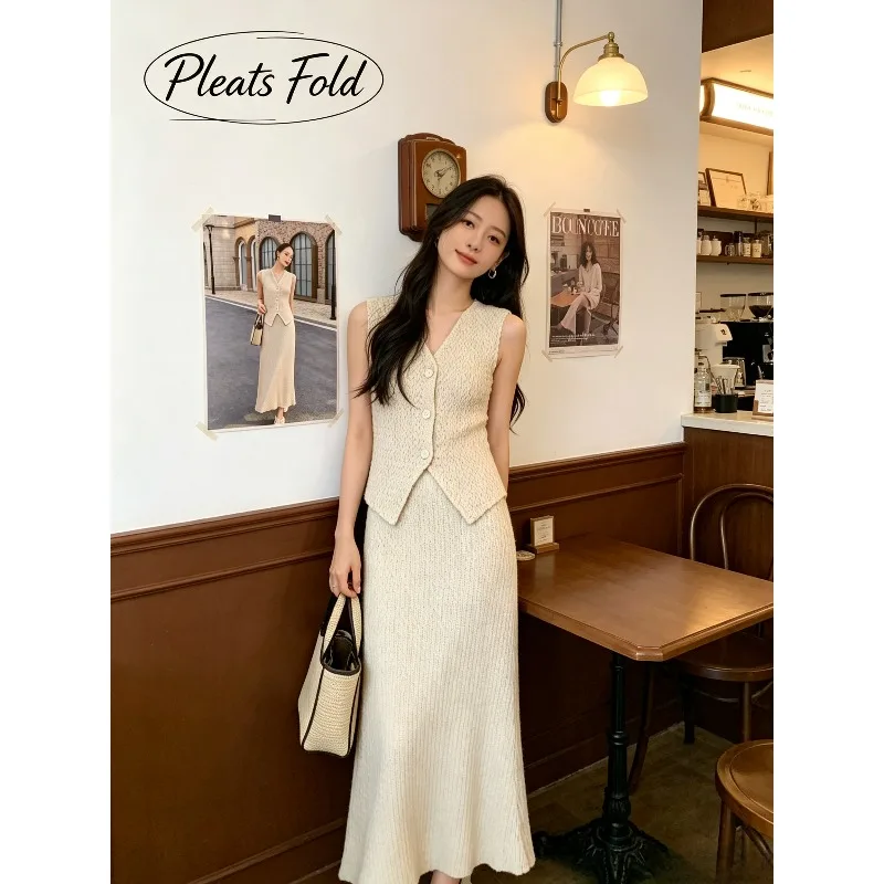 Miyake Pleated 2026 Autumn New Old Money Style Vest and Skirt Set Pleated Casual Elegant Fashionable and Stylish Women's Outfit