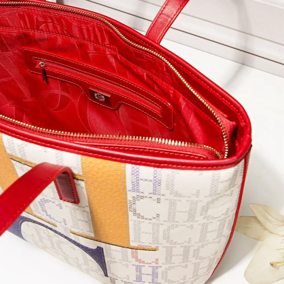 Tas Tangan Wanita Kapasitas Besar yang Trendy, Tas Selempang Mewah dengan Logo Huruf Desainer dan Gaya Vintage Paris