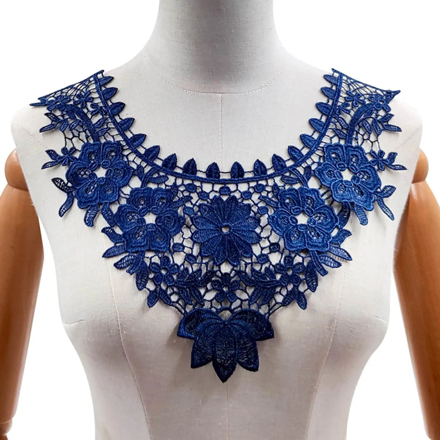 4pcs Fake Collar Hollow Lace Embroidered False Collar Neckline Sewing Collars T-shirt Corsage Costume Decoration Accessories