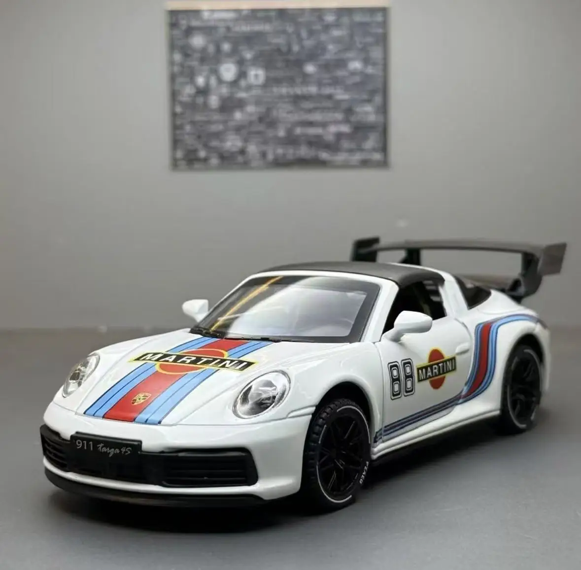 1:32 Simulation Porsche Martini alloy sports car model pull back car boy toy car ornament collection gift