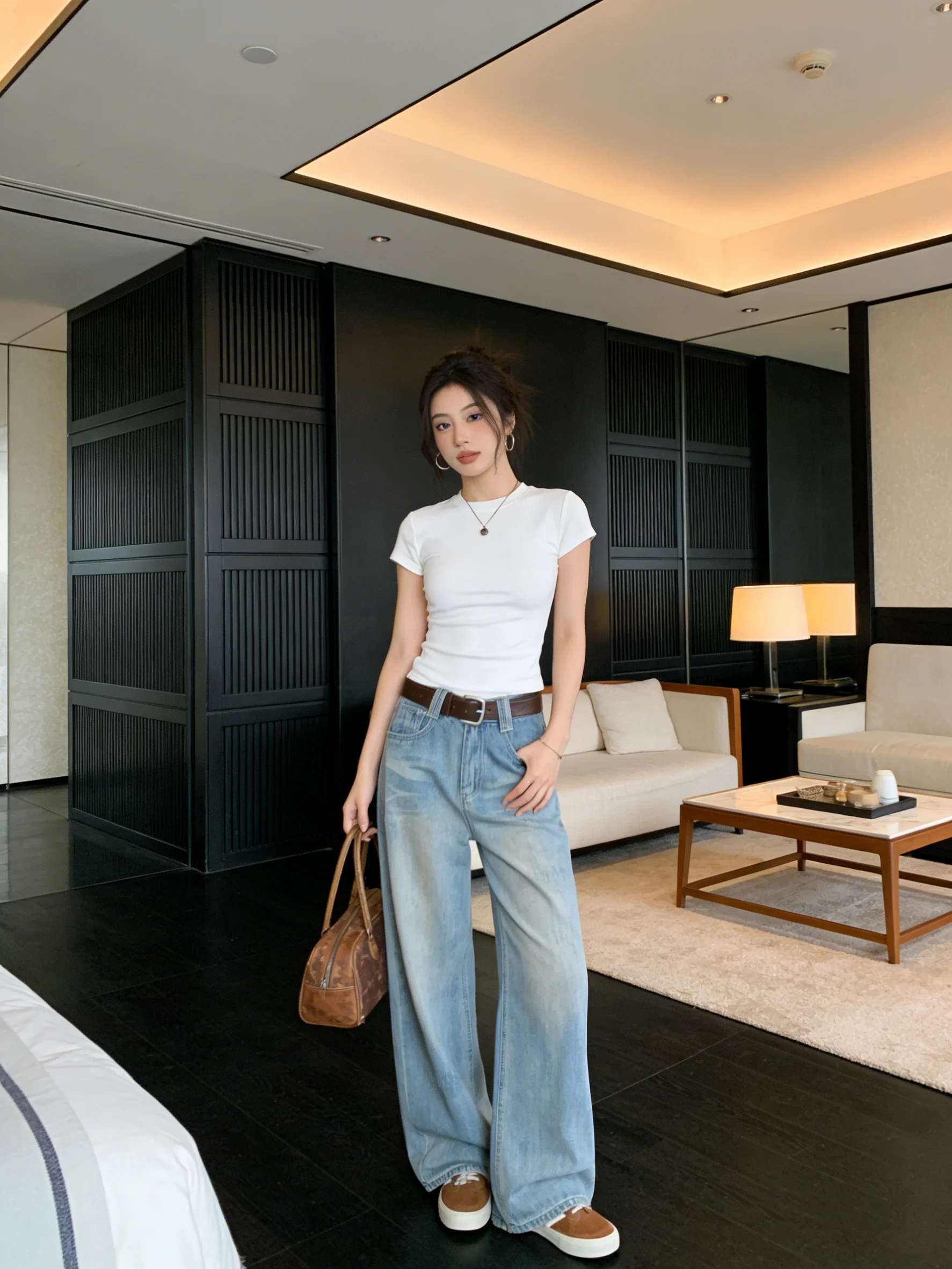 

Korean Style Wide Leg Denim Jeans Loose Slimming Floor-Length Belted Design Versatile Silver-Heated Daily Wear Ladies Jeans