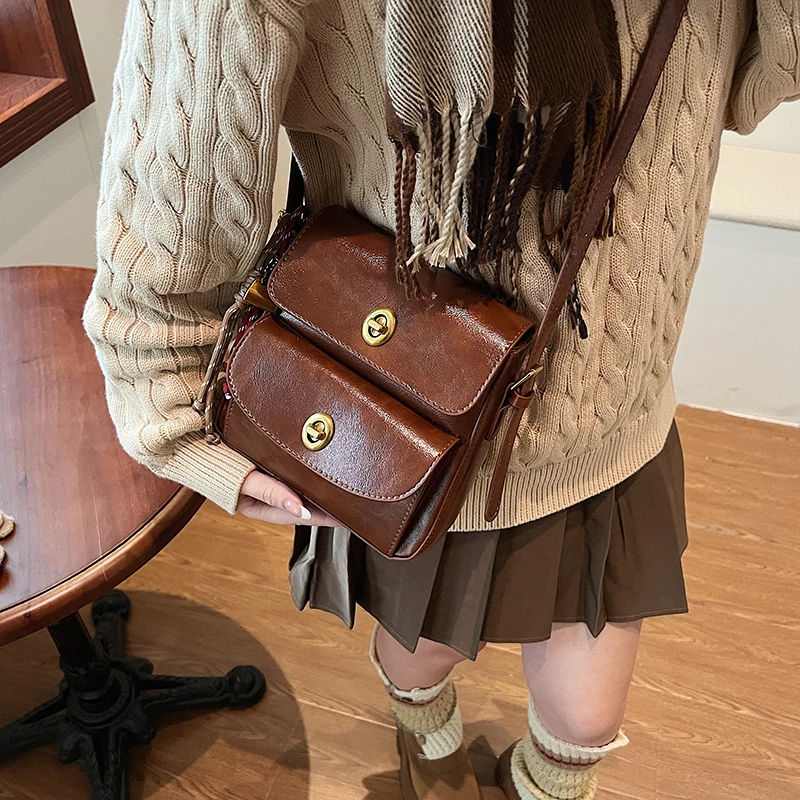 MOODS Vintage Fashion Cross Body Bags For Women Waxed PU Leather Shoulder Bag With Pendant Decor Versatile Commute Messenger Bag