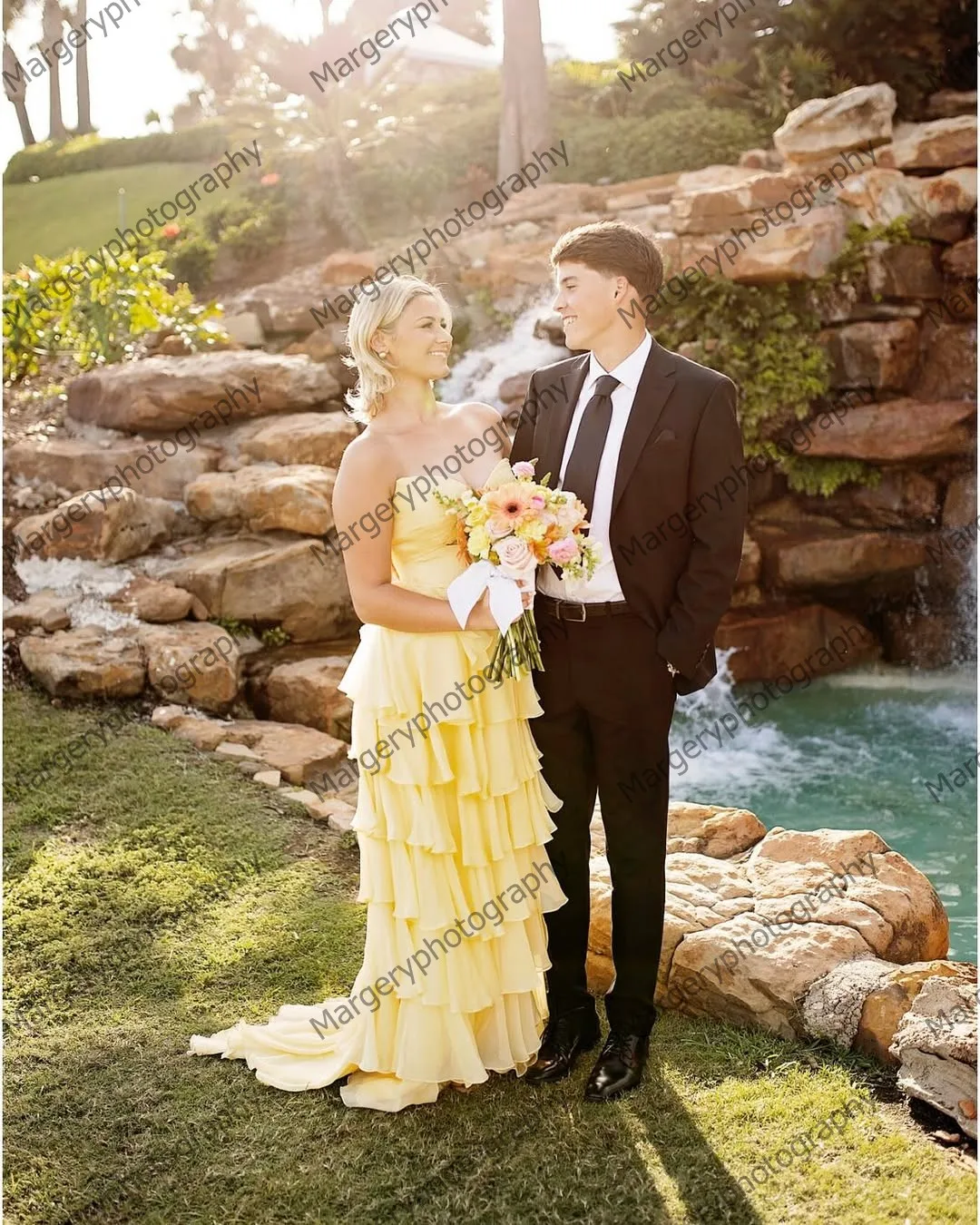 Bonito malha plissado vestido de baile encantador sem alças em camadas tule formal vestidos de noite para fotografia vestidos de ocasião especial