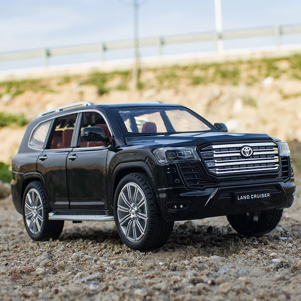 

1:24 Toyota LAND CRUISER LC300 SUV, модель автомобиля из сплава, литая под давлением металлическая игрушка, моделирование внедорожника, модные украшения