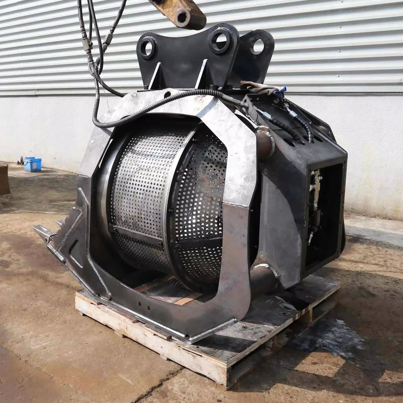 High-Quality Mini Excavator Soil Stones Sieving Screening 360 Degree Rotating Bucket
