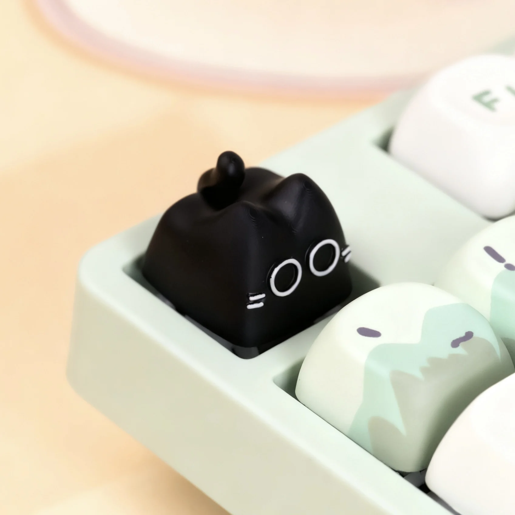 DIY Macaron Pink Cat Keycaps Cute and Fun Eyes Cat Game Mechanical Keyboard Transparent Keycaps Customized Gift Keycaps