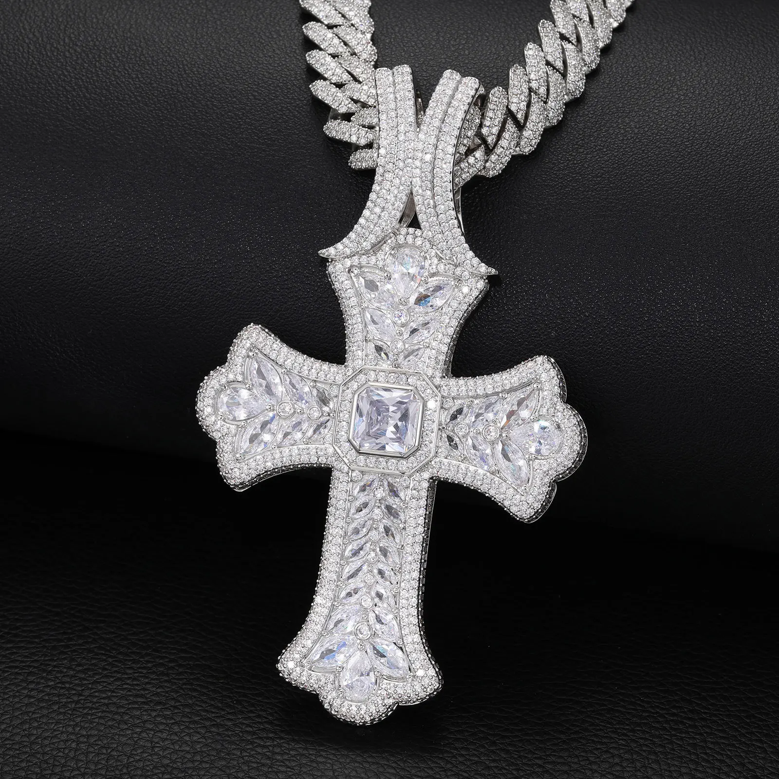 

Full Diamond Cross Necklace Gold Plated Unisex Hip Hop Cuban Chain Sparkly Pendant For Men Women