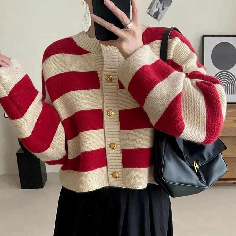 Kardigan rajut lengan panjang, Sweater rajutan lengan panjang kontras berkancing sebaris logam kerah bulat simpel Retro musim gugur dan musim dingin Korea