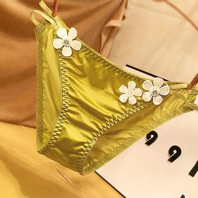 Sexy Thin Belt Women\'s Panties Satin Three-dimensional Flowers Breathable and Comfortable Sweet and Cute Low Underwear Women