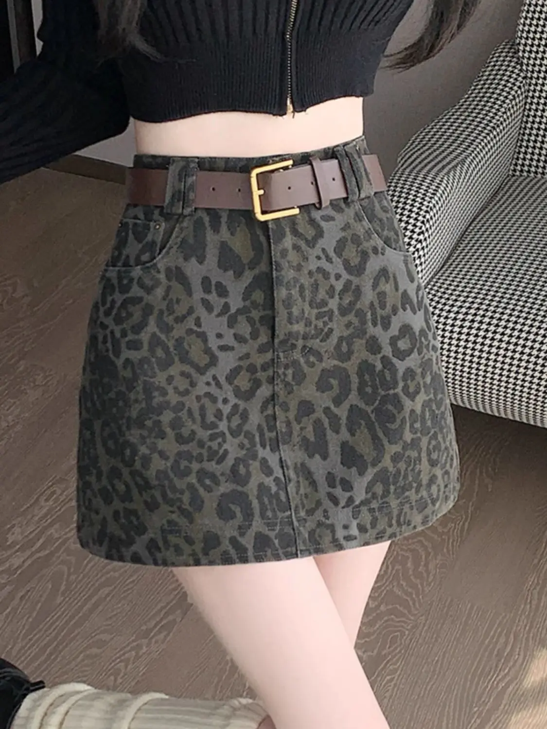 Retro Leopard Print Skirt Women's Autumn and Winter 2025 New High-waisted A-word Anti-light Hip-wrapped Skirt