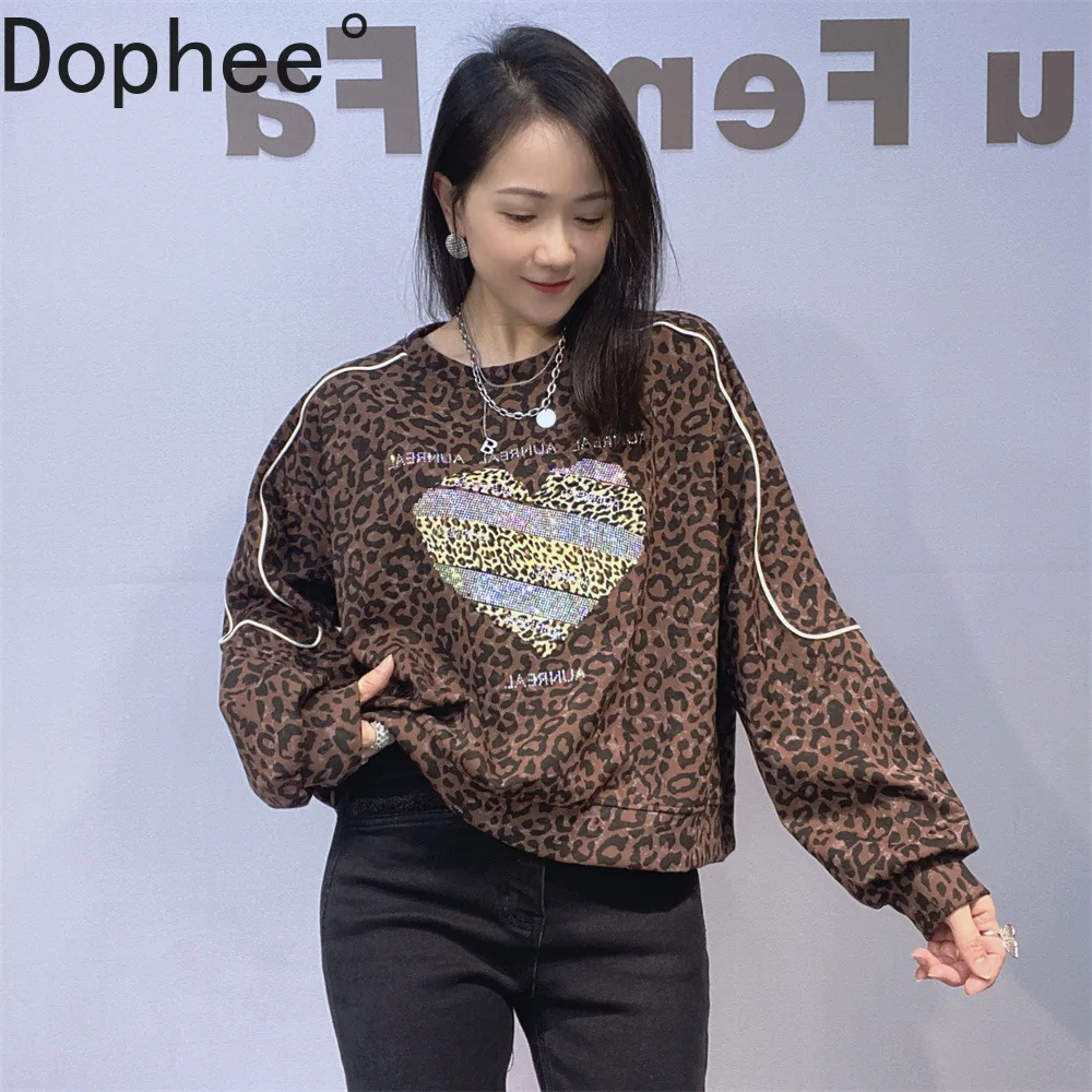 

Короткая толстовка с капюшоном в американском леопардовом стиле, универсальный свободный пуловер с круглым вырезом, топ, новинка 2025, осенне-зимняя толстовка с длинными рукавами