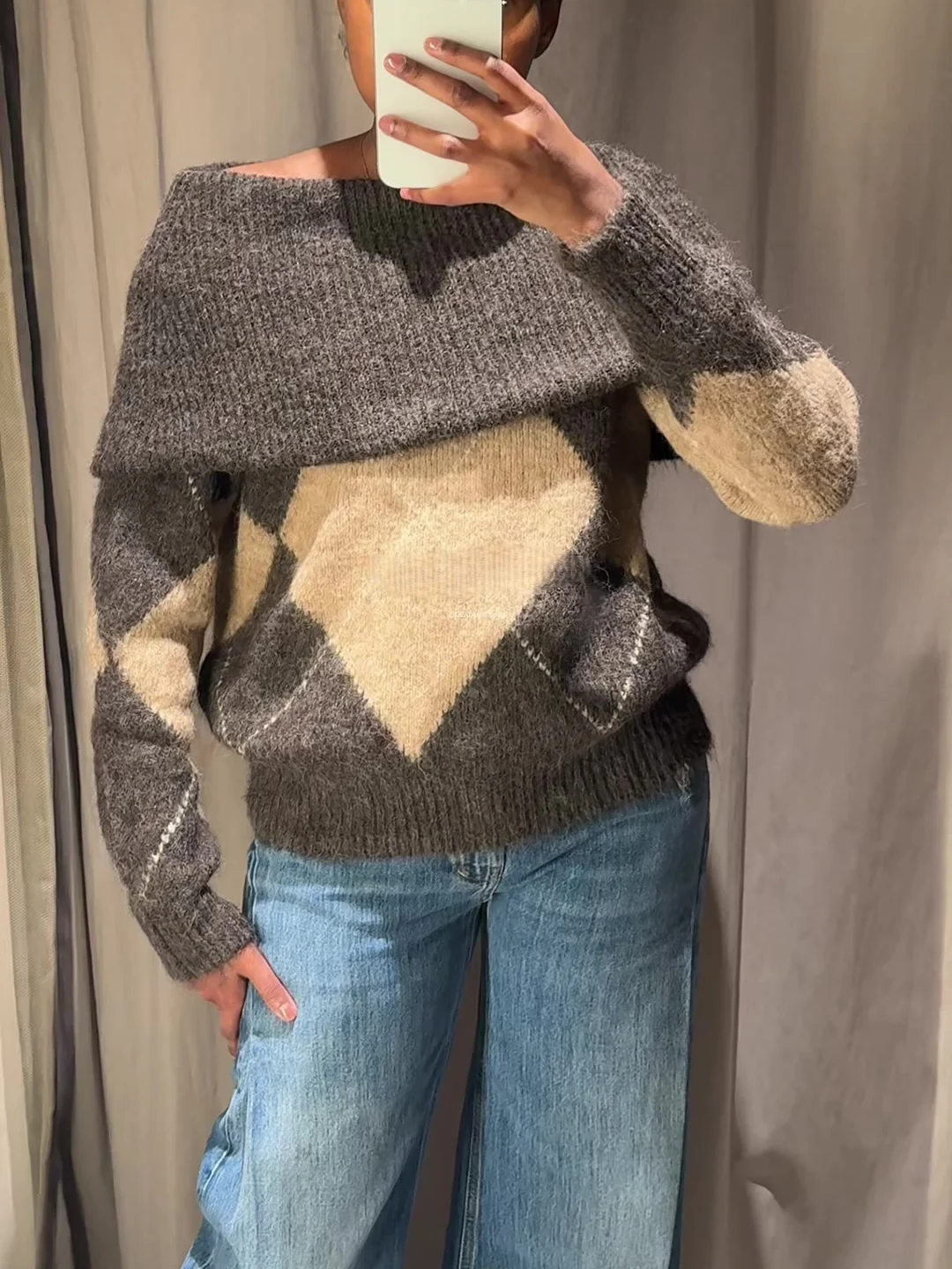 

Women's Maillard Color Series Knitted Top Long Sleeve Layered Off-Shoulder Casual Sexy Unique Fashion Autumn 2025