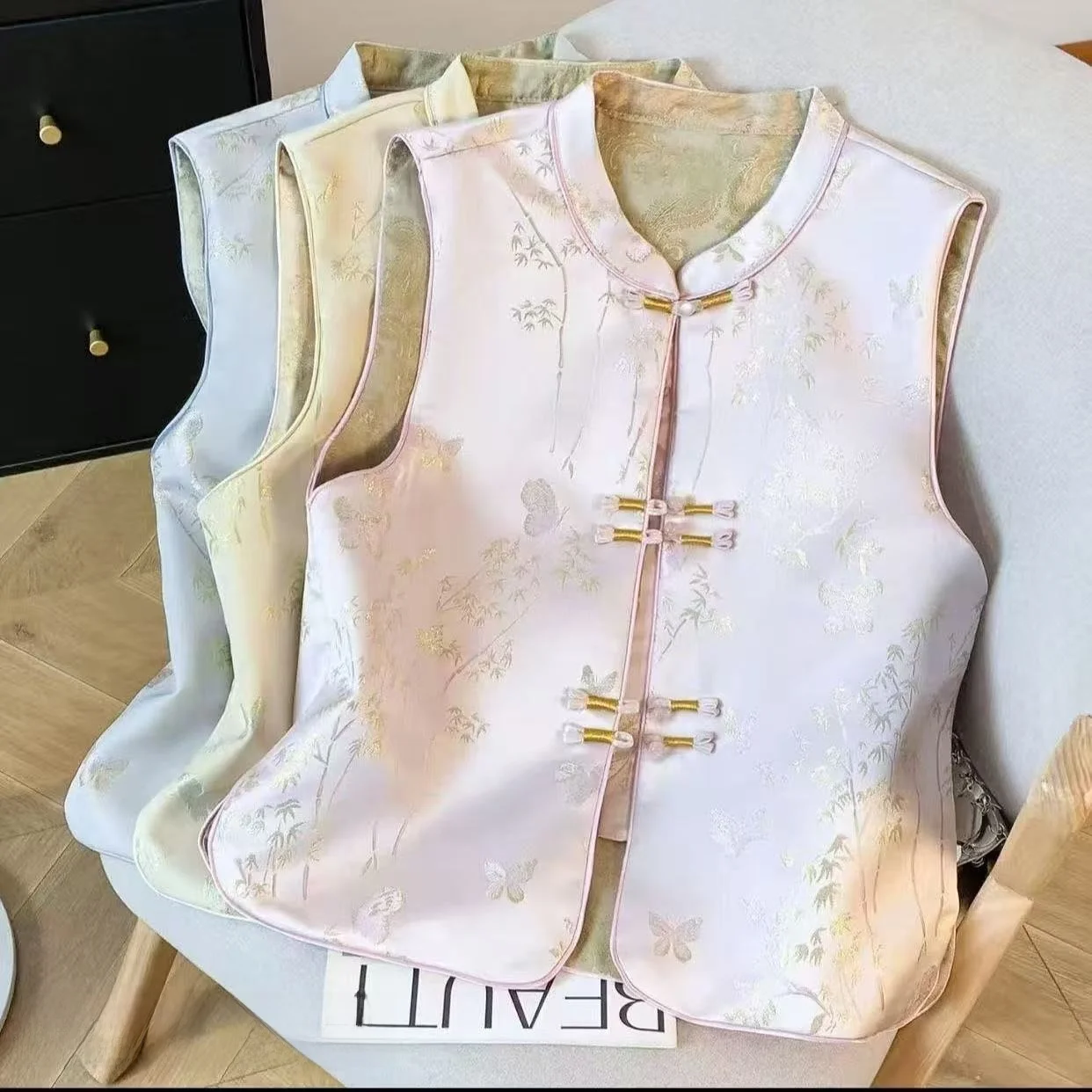 Women's Fashionable Traditional Chinese Style Jacket 2026 New Spring Autumn Embroidered Stand Collar Vest Coat Button up