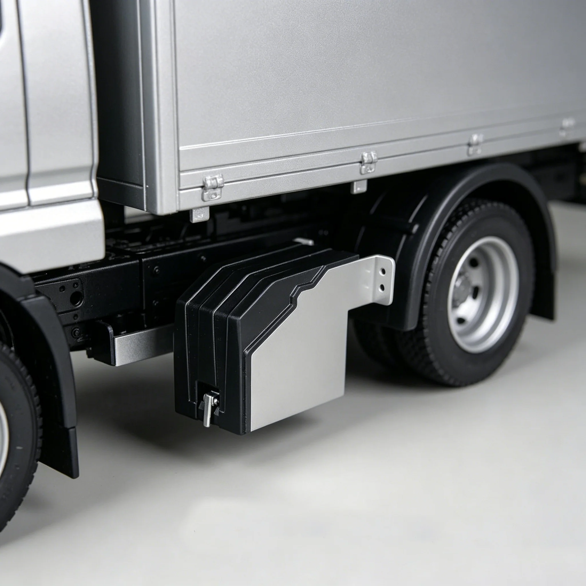 RC 1/14 Mud Head With Battery Box for Tamiya Hydraulic Excavator Loader Dump Truck for SCANIA MAN VOLVO Tripper Truck DIY Parts